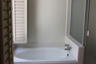 629 Edith Way in Long Beach, CA - Building Photo - Building Photo