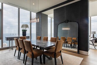 363 E Wacker Dr in Chicago, IL - Foto de edificio - Building Photo