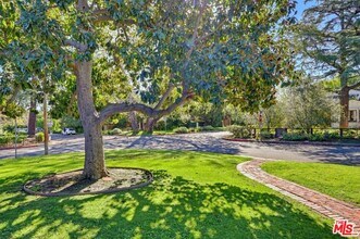 12005 Hesby St in Los Angeles, CA - Building Photo - Building Photo