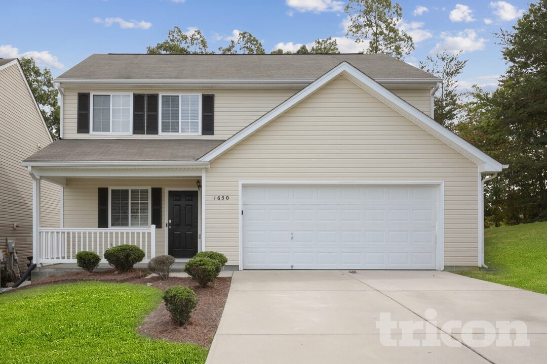 1650 Coryton Way in High Point, NC - Foto de edificio