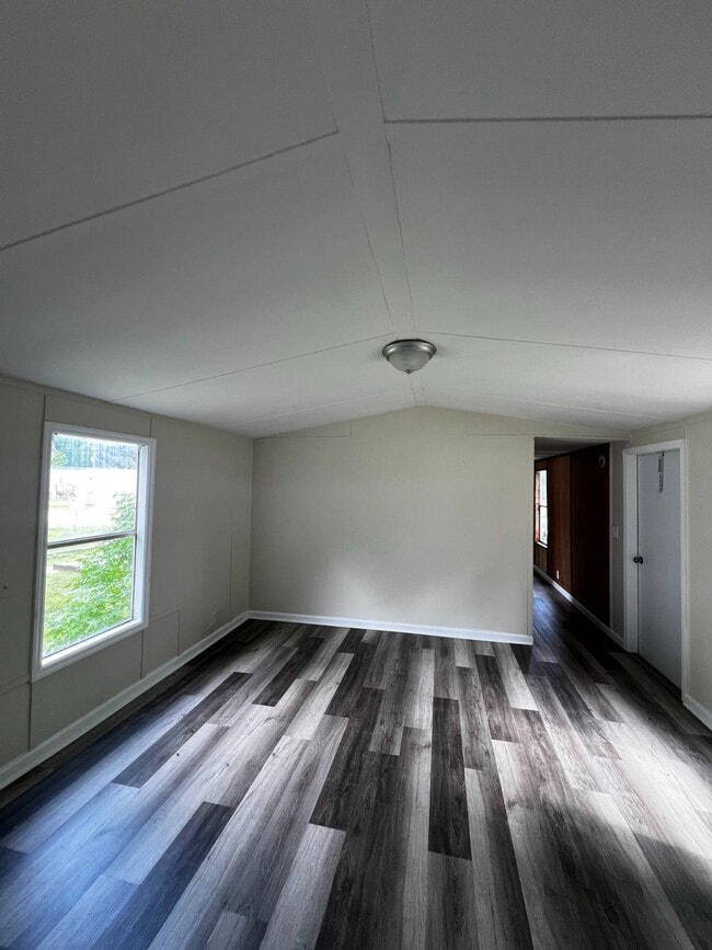 116 Hussey Mhp Ln in Beulaville, NC - Foto de edificio - Building Photo