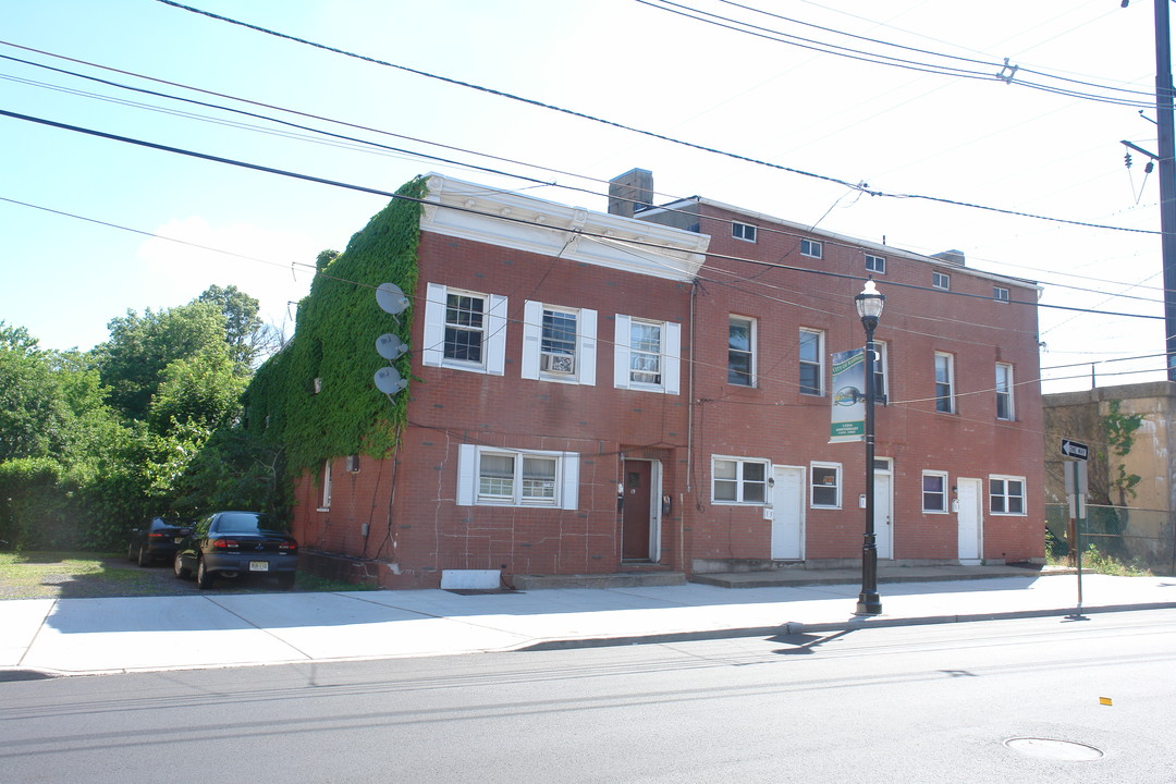 11-19 W Main St in Rahway, NJ - Building Photo