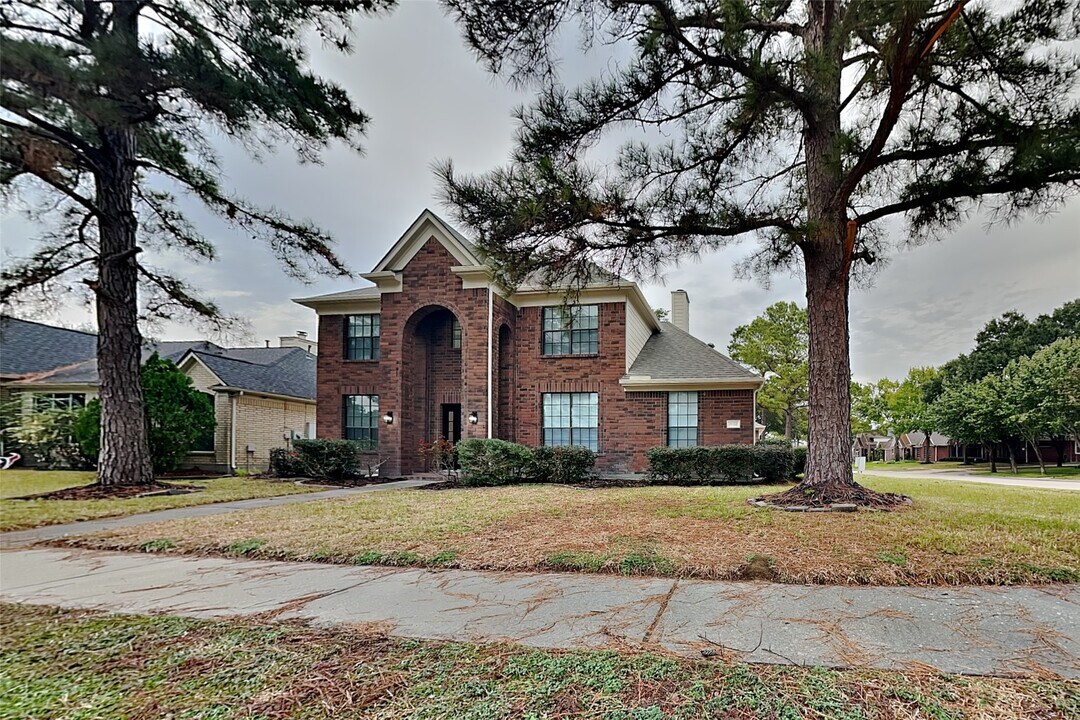 19002 Ridge Trail Ln in Houston, TX - Building Photo