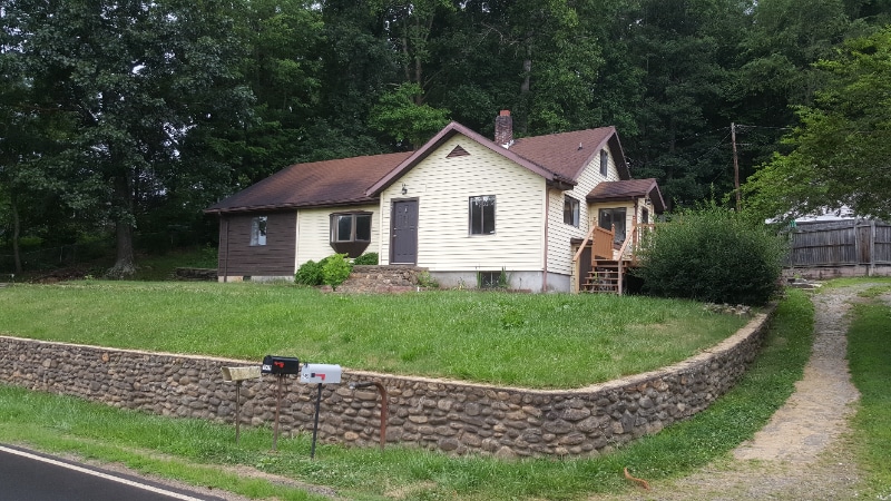 241 Hookers Gap Rd in Candler, NC - Building Photo