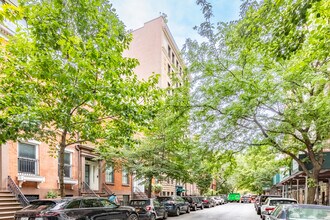 56 West 11th Street in New York, NY - Building Photo - Building Photo