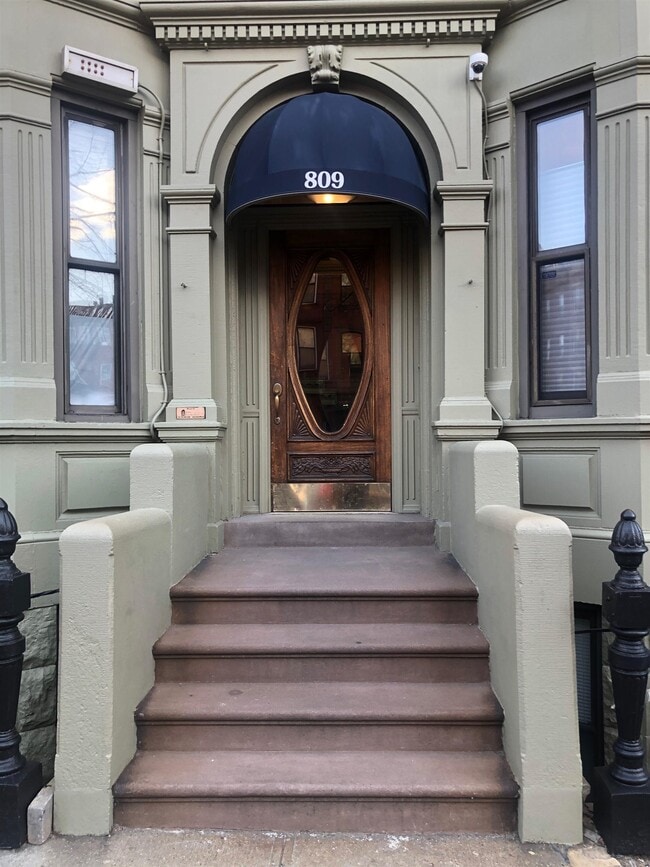 property at 809 Washington St