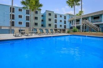 The Arts at Ocean Drive in Corpus Christi, TX - Foto de edificio - Building Photo