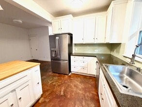 3263 Louise St in Oakland, CA - Building Photo - Building Photo