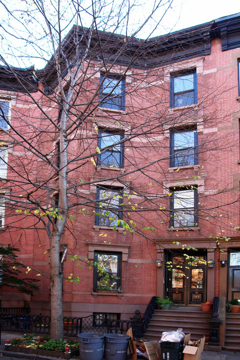 313 Hicks St in Brooklyn, NY - Building Photo