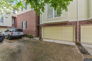 2322 Chenevert St in Houston, TX - Building Photo