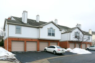 12 Oaks At Schaumburg in Schaumburg, IL - Building Photo
