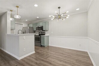 225 Warm Springs Cir in Roswell, GA - Building Photo - Building Photo