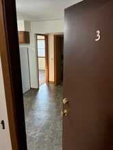 2318 Meadow Ln, Unit #3 in Eau Claire, WI - Foto de edificio - Building Photo