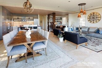 2 W Delaware Pl in Chicago, IL - Building Photo - Building Photo