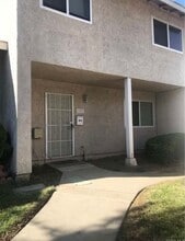1387 N Elderberry Ave in Ontario, CA - Building Photo - Building Photo