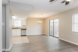 11122 Hanning Ln in Houston, TX - Building Photo - Building Photo