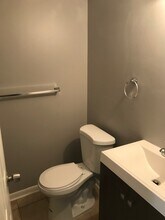 266 W 14 Mile Rd, Unit 2 in Clawson, MI - Building Photo - Building Photo