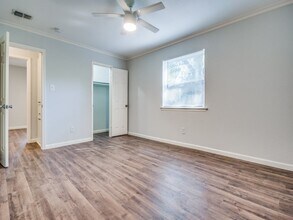 313 NE Cindy Ln in Burleson, TX - Building Photo - Building Photo