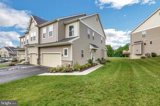 250 Kestrel Ct in Kennett Square, PA - Building Photo - Building Photo