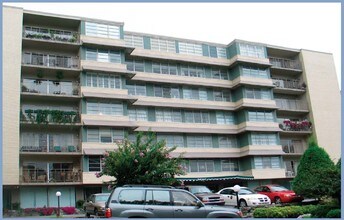 West End Park in Nashville, TN - Foto de edificio - Building Photo