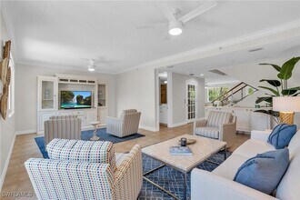 441 4th Ave S in Naples, FL - Building Photo - Building Photo