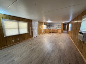 110 N County Rd in Lubbock, TX - Building Photo - Building Photo