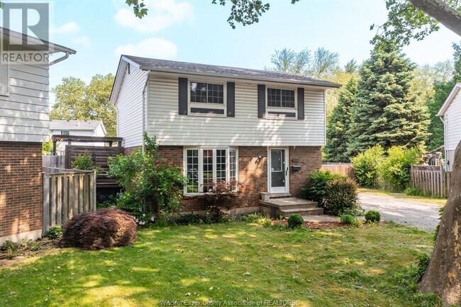3536 Wolfe Ct in Windsor, ON - Building Photo - Building Photo