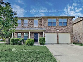 2807 Park Pl Dr in Grand Prairie, TX - Building Photo