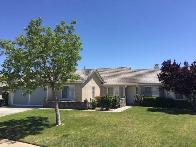 12765 Snake River Dr in Victorville, CA - Building Photo