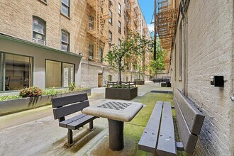 244 W 64th St in New York, NY - Building Photo - Building Photo