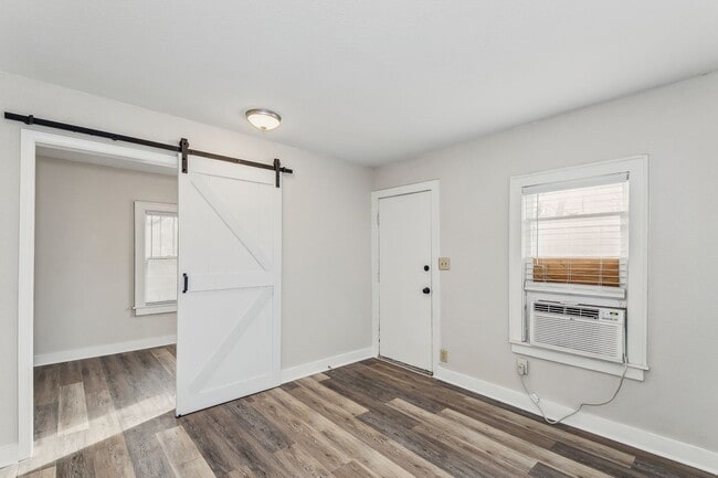 724 S Poplar St in Wichita, KS - Building Photo - Building Photo