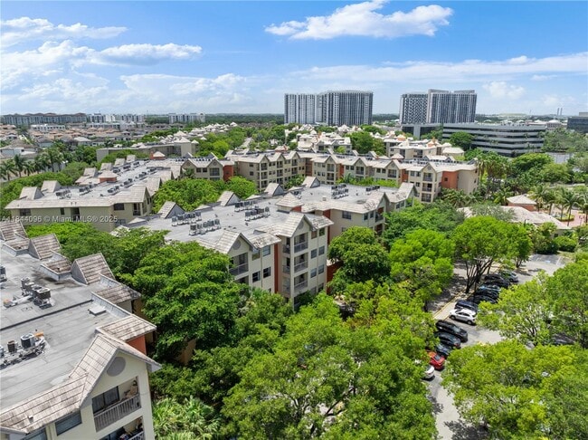 8120 Geneva Ct in Doral, FL - Building Photo - Building Photo