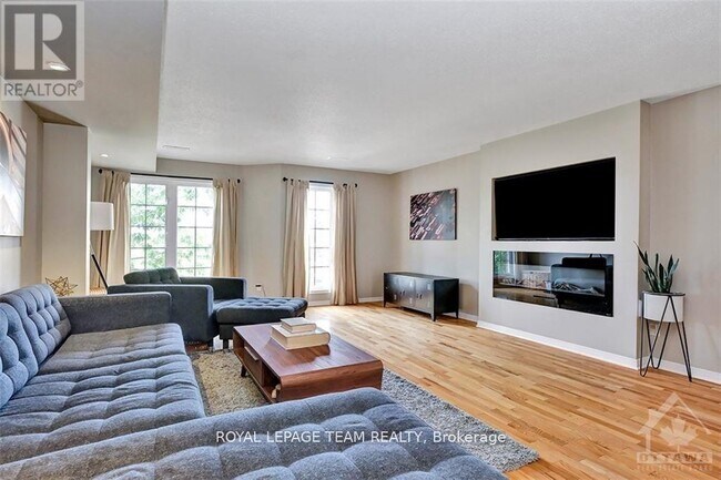 130 Berrigan Dr in Ottawa, ON - Building Photo - Building Photo