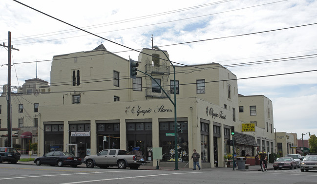 Alameda Hotel Apartments in Alameda, CA - Foto de edificio - Building Photo