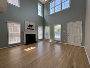 130 Nat Turner Blvd in Newport News, VA - Building Photo - Building Photo