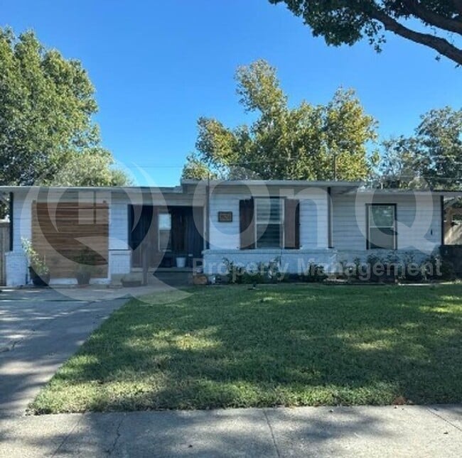 property at 1524 Hilltop Dr