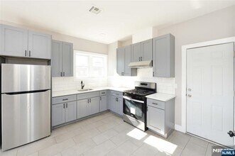 7 Watsessing Ave in Bloomfield, NJ - Building Photo - Building Photo