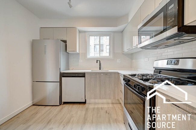 property at 7621 N Sheridan Rd