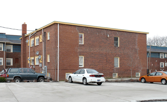 Balsam Apartments in Indianapolis, IN - Foto de edificio - Building Photo