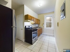 415 Dodd St, Unit 9 in East Orange, NJ - Building Photo - Building Photo