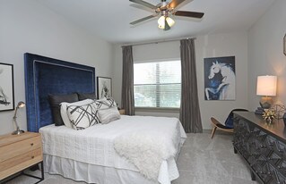 Arielle Spring Plaza in Spring, TX - Building Photo