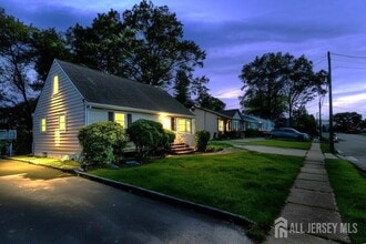 58 Rose St in Edison, NJ - Building Photo - Building Photo