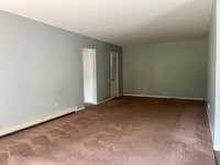 6 Loudon Dr, Unit 11 in Fishkill, NY - Building Photo - Building Photo