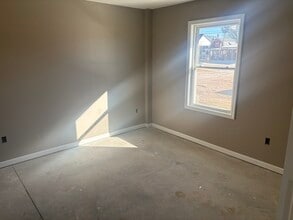 317 E 13th St, Unit A in Hays, KS - Building Photo - Building Photo