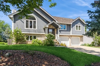 14049 Summit Dr in Clive, IA - Building Photo - Building Photo