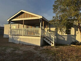 120 Scarlet Ibis Pass in Del Valle, TX - Building Photo