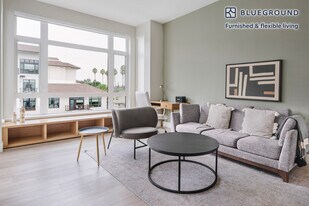 555 E Evelyn Ave in Mountain View, CA - Building Photo