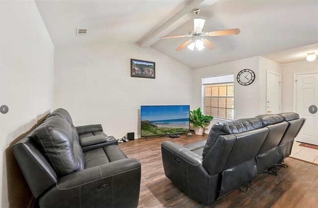 914 Crepe Myrtle St in College Station, TX - Building Photo - Building Photo