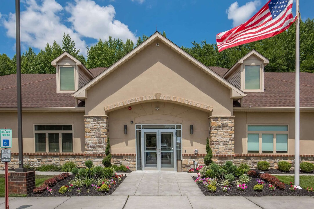 Narraticon Apartments in Deptford, NJ - Foto de edificio