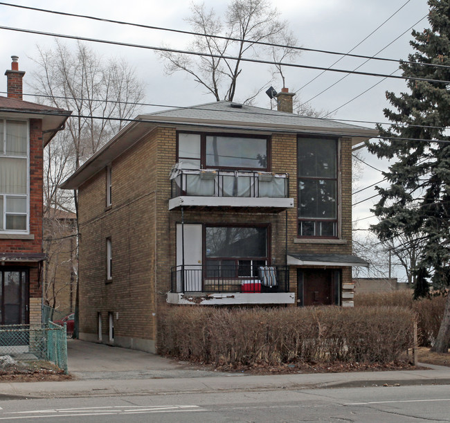 379 Royal York Rd in Toronto, ON - Building Photo - Primary Photo